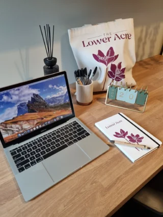 First day working in our new Marketing Suite 🏡

The doors aren’t open to the public just yet, but we’re getting everything in place ahead of launch ✨

Register your interest to come and see it for yourself 📲

#eastbrookehomes  #TheLowerAcre #NewHomesUK #ComingSoon #BehindTheScenes