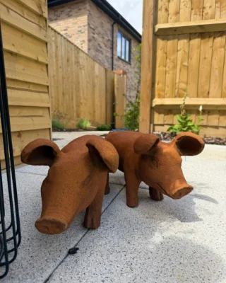 Have you spotted some of the fun finishing touches throughout our show homes and gardens? 🏡✨

Book a viewing and take a look around, you might even spot a pig or two! 🐷 

Contact us today to reserve your visit.

 #showhome #newbuild #showhomedesign #ShowHomes  #NewHomes #eastbrooke #garden #EastbrookeHomes #HomeInspiration #TheLowerAcre