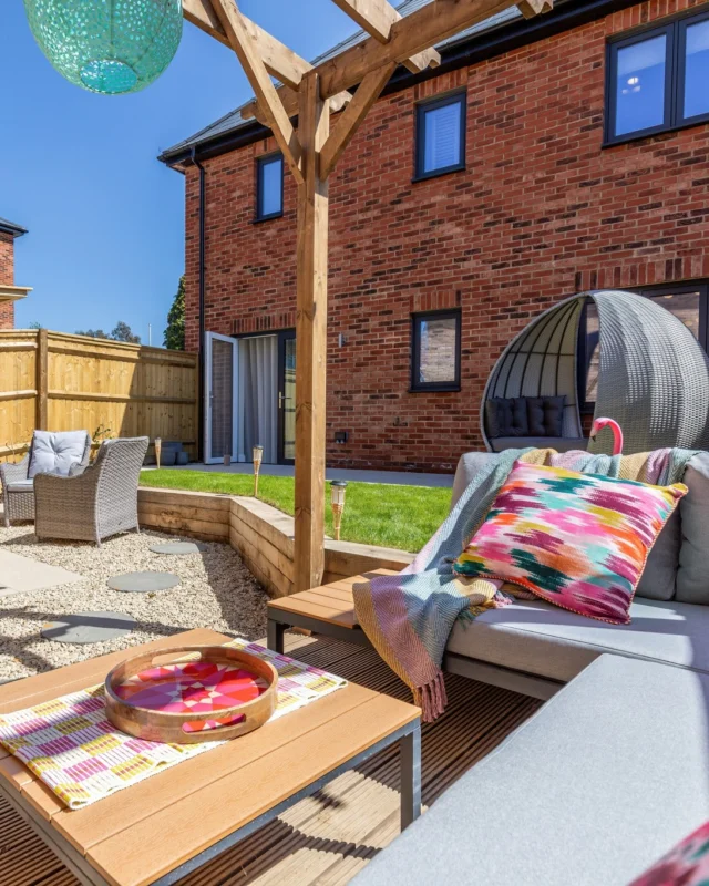 🏡 A home is about more than four walls. Thoughtfully designed gardens and planting throughout the development are also bringing The Lower Acre to life 🌺

Read more in our latest blog [link in bio] 

#TheLowerAcre #ShowGardens #GardenDesign #eastbrookehomes